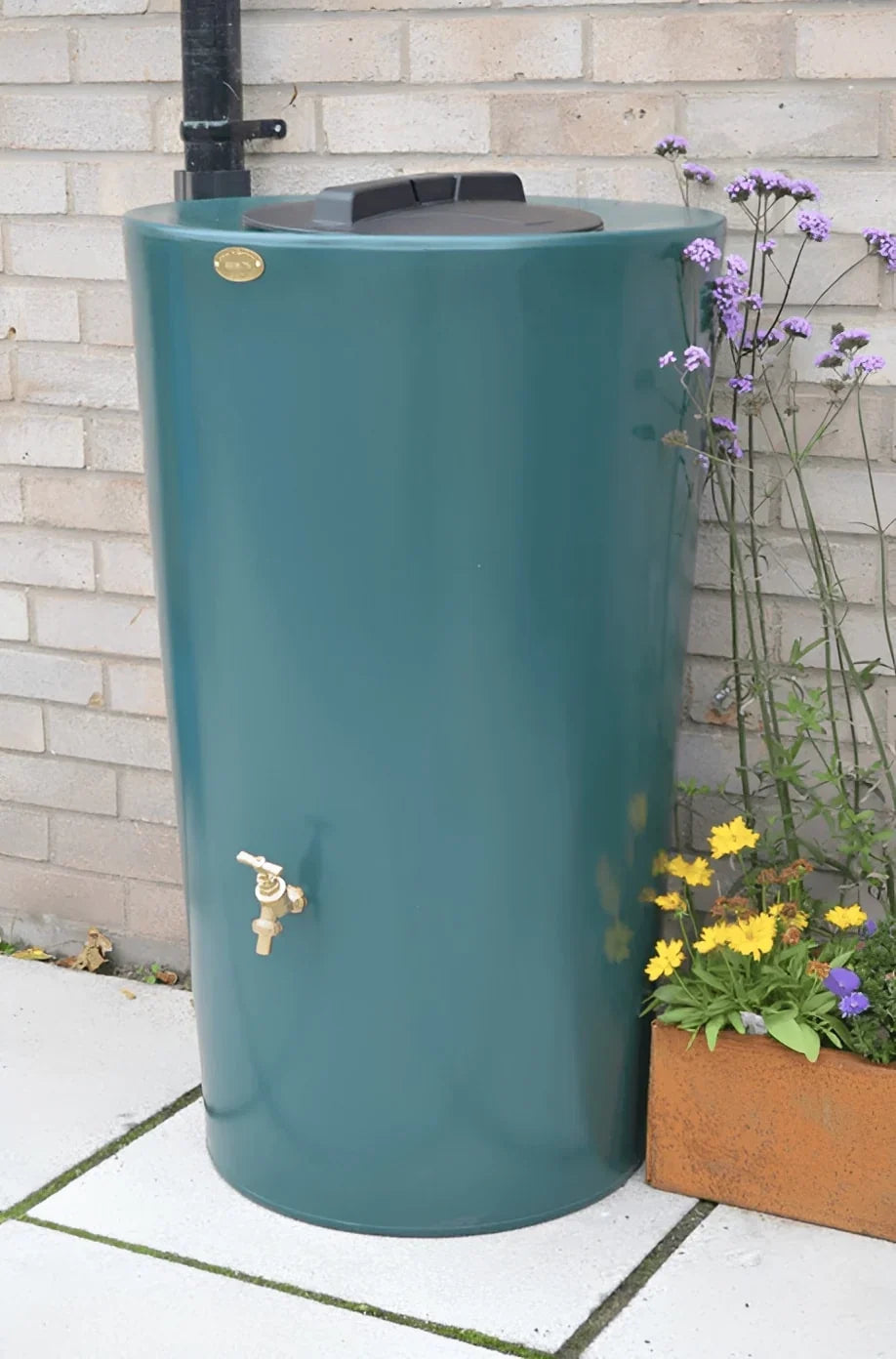 210 litre water butt for gardens