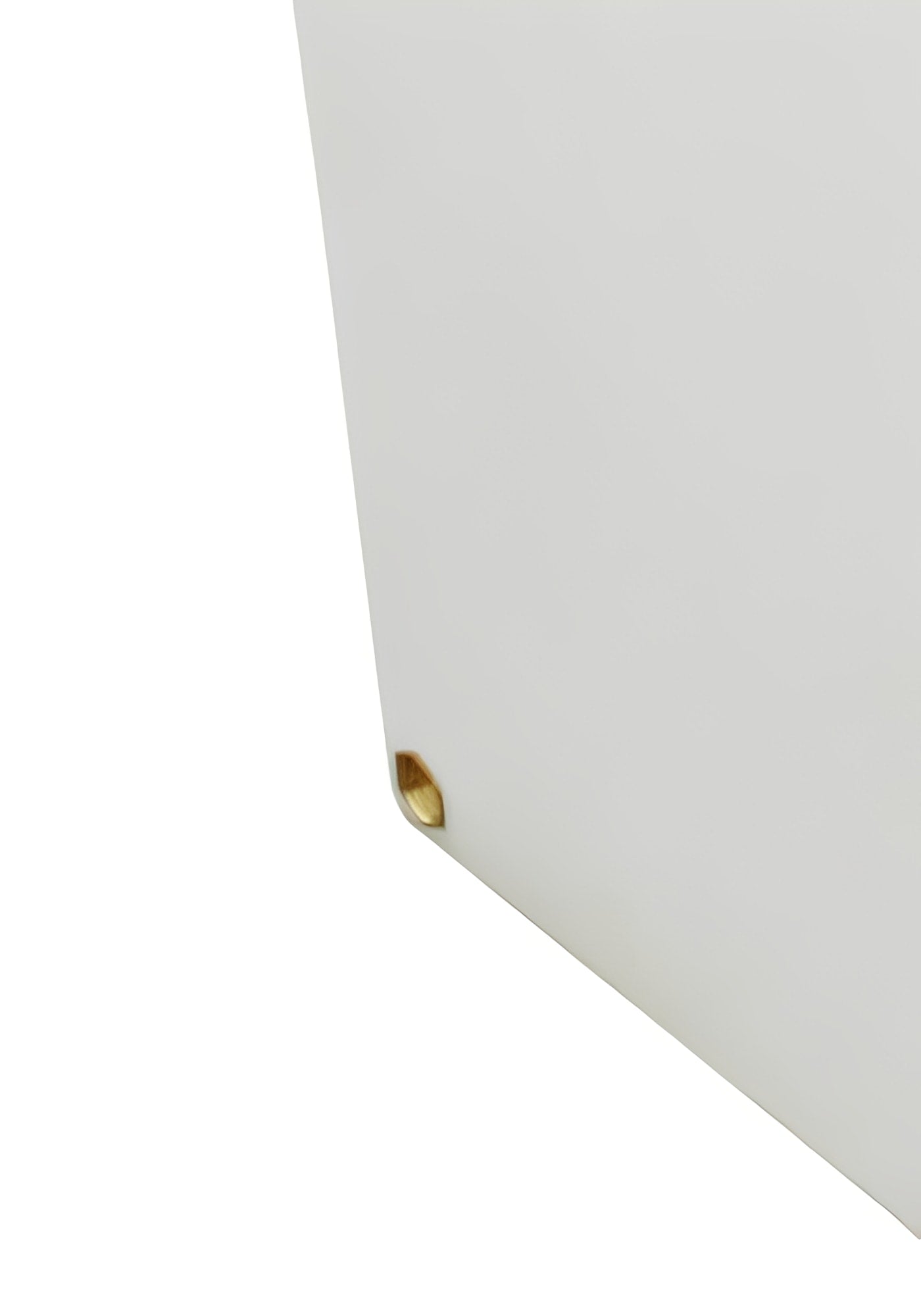 Close-up of the corner detail of a 1000 Litre Baffled Water Tanks - V1 showcasing durability and design.