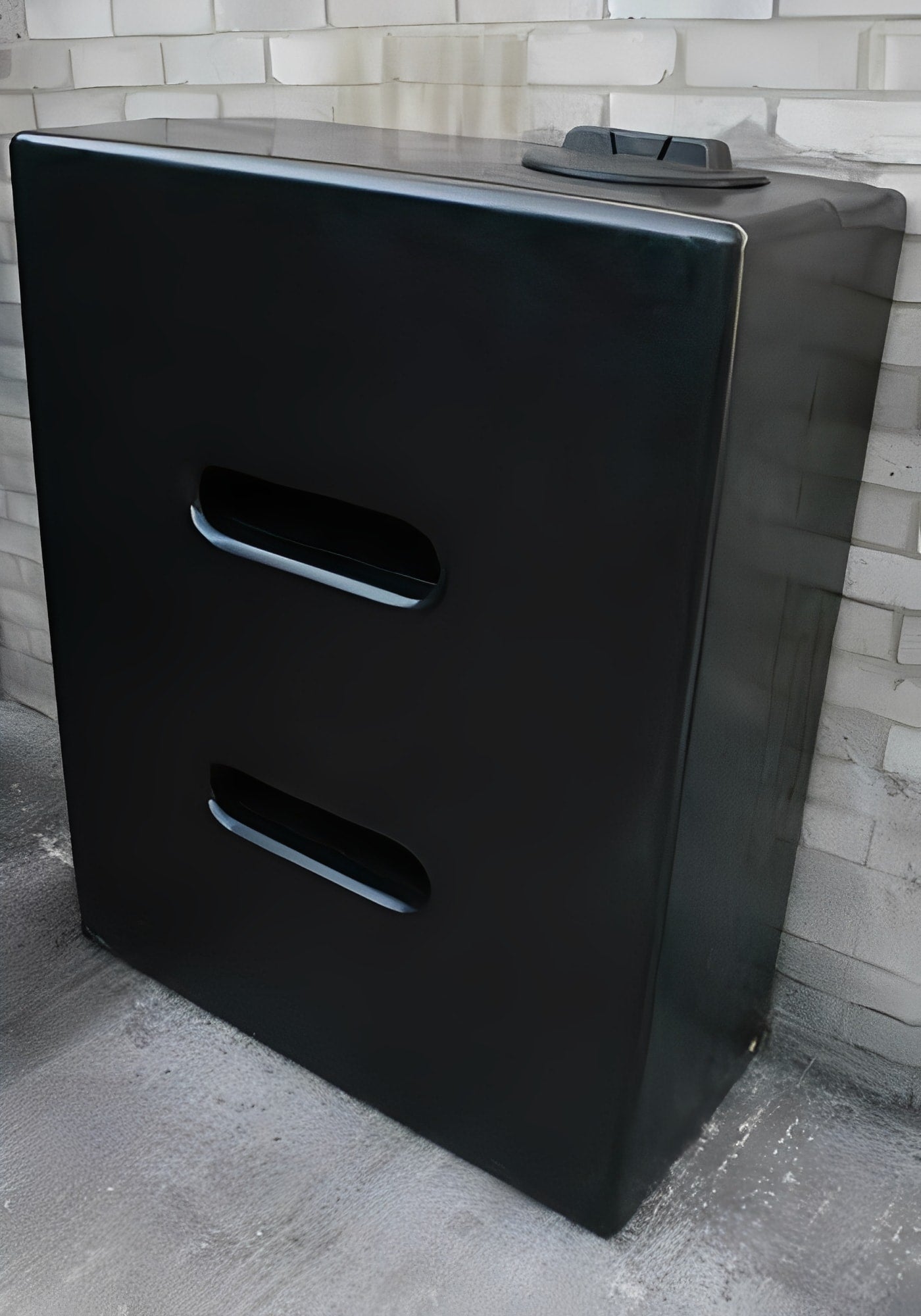 500 Litre Water Tank V3 - Black, durable heavy-duty storage solution with a robust design.