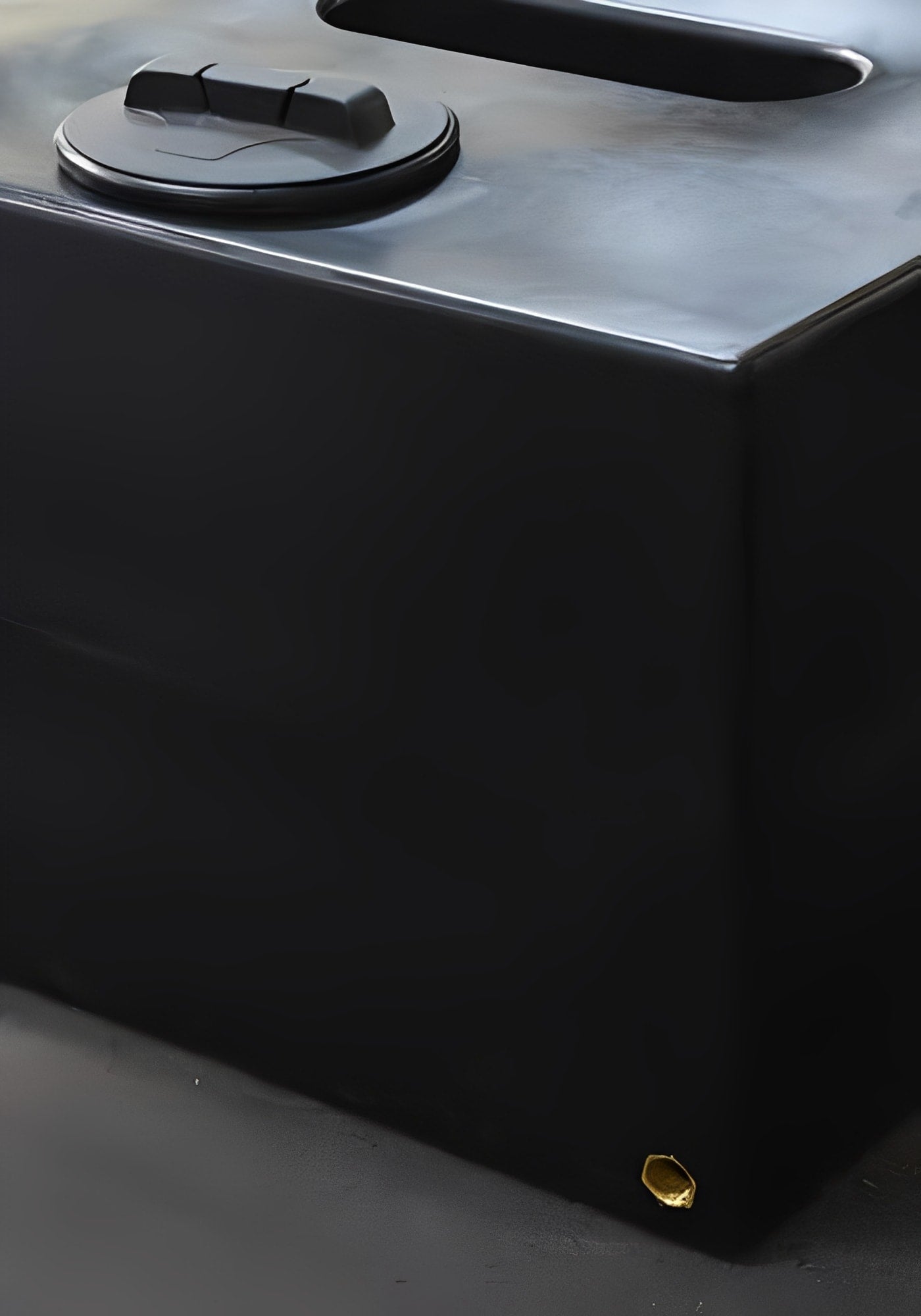 500 Litre WB Water Tank V2 - Black, professional-grade water tank for car valeting and window cleaning.