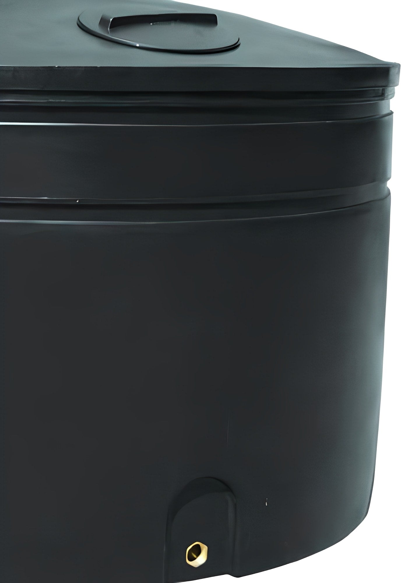 5000 Litre Potable Water Tank in WRAS Polyethylene showing the durable design and secure lid.